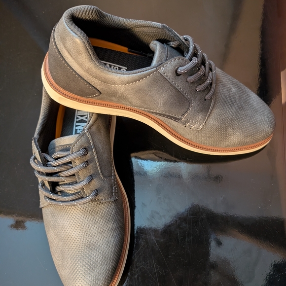 Boys Grey Shoes - Picture 3 of 6